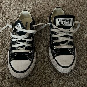 Black converse all star.